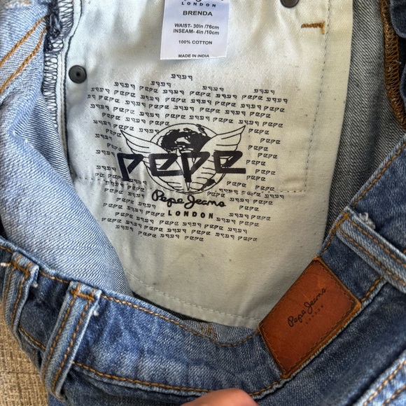 Pepe Jeans Women's Classic Blue Jean Shorts - Picture 6 of 8